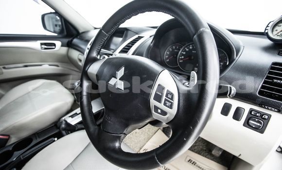 Buy Used Mitsubishi Pajero White Car in Bangkok in Bangkok Buy Used Mitsubishi Pajero White Car in Bangkok in Bangkok