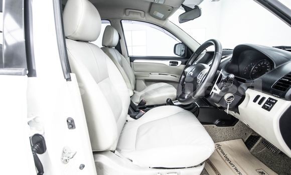 Buy Used Mitsubishi Pajero White Car in Bangkok in Bangkok Buy Used Mitsubishi Pajero White Car in Bangkok in Bangkok