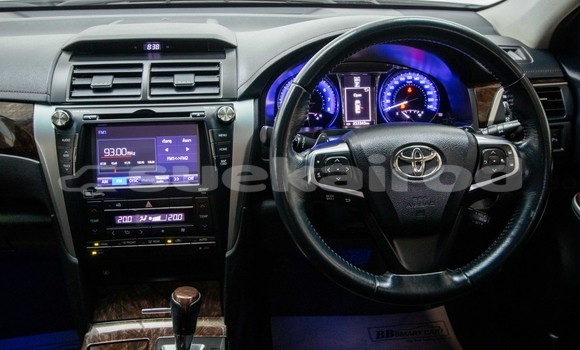 Buy Used Toyota Camry White Car in Samut Sakhon in Samut Sakhon Buy Used Toyota Camry White Car in Samut Sakhon in Samut Sakhon