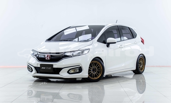 Buy Used Honda Jazz White Car in Samut Sakhon in Samut Sakhon