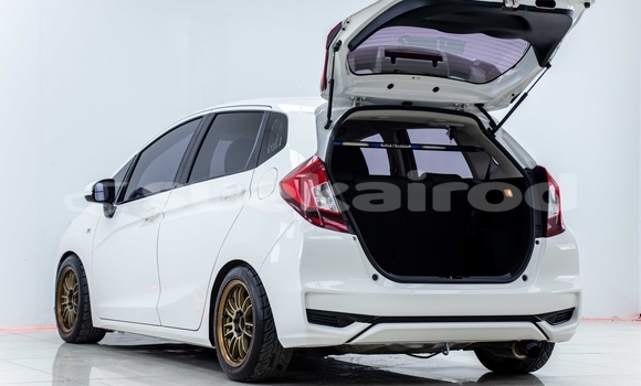 Buy Used Honda Jazz White Car in Samut Sakhon in Samut Sakhon Buy Used Honda Jazz White Car in Samut Sakhon in Samut Sakhon