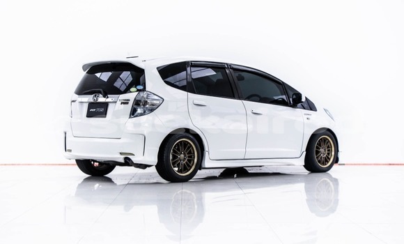 Buy Used Honda Jazz White Car in Bangkok in Bangkok Buy Used Honda Jazz White Car in Bangkok in Bangkok