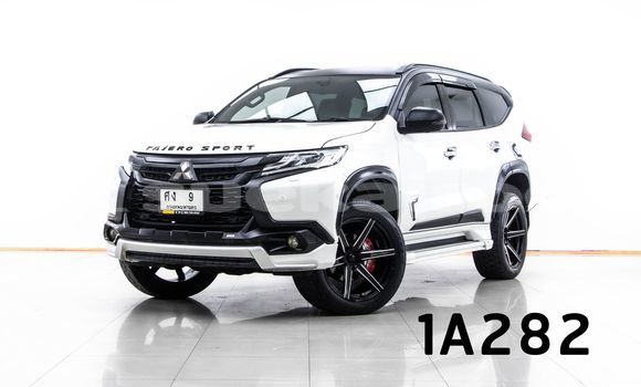 Buy Used Mitsubishi Pajero White Car in Bangkok in Bangkok Buy Used Mitsubishi Pajero White Car in Bangkok in Bangkok
