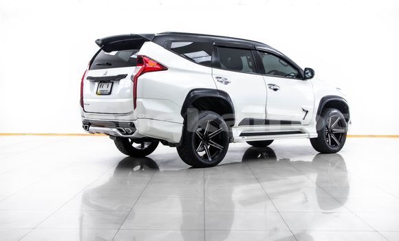 Buy Used Mitsubishi Pajero White Car in Bangkok in Bangkok Buy Used Mitsubishi Pajero White Car in Bangkok in Bangkok