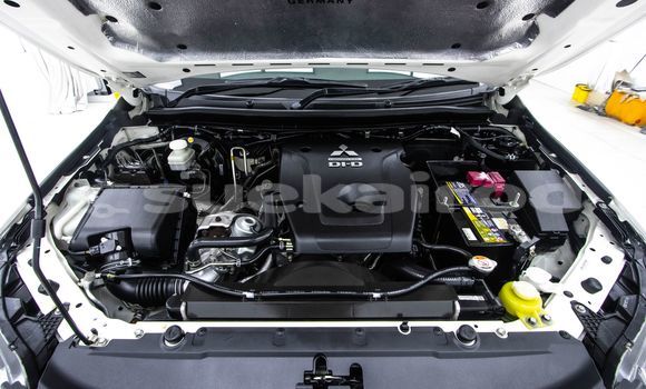 Buy Used Mitsubishi Pajero White Car in Bangkok in Bangkok Buy Used Mitsubishi Pajero White Car in Bangkok in Bangkok