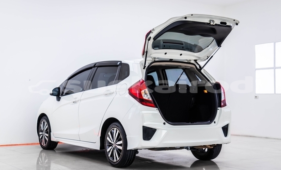 Buy Used Honda Jazz White Car in Bangkok in Bangkok Buy Used Honda Jazz White Car in Bangkok in Bangkok