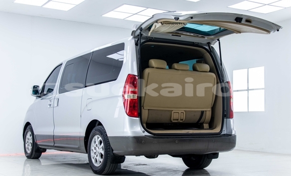 Buy Used Hyundai H1 Silver Car in Samut Sakhon in Samut Sakhon Buy Used Hyundai H1 Silver Car in Samut Sakhon in Samut Sakhon