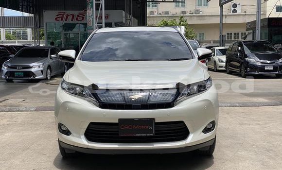 ซื้อ รถมือสอง Toyota Harrier ขาว รถยนต์ ใน %{เมือง} ใน กรุงเทพมหานคร ซื้อ รถมือสอง Toyota Harrier ขาว รถยนต์ ใน %{เมือง} ใน กรุงเทพมหานคร