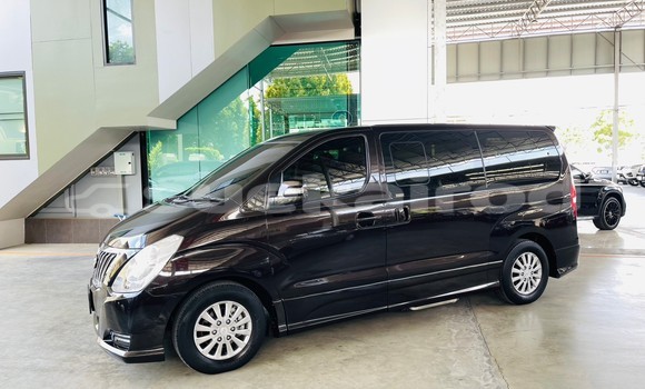 Buy Used Hyundai H1 Brown Car in Bangkok in Bangkok