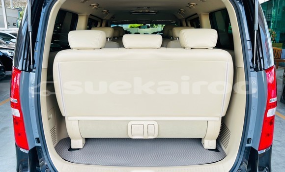 Buy Used Hyundai H1 Brown Car in Bangkok in Bangkok Buy Used Hyundai H1 Brown Car in Bangkok in Bangkok