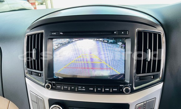 Buy Used Hyundai H1 Brown Car in Bangkok in Bangkok Buy Used Hyundai H1 Brown Car in Bangkok in Bangkok