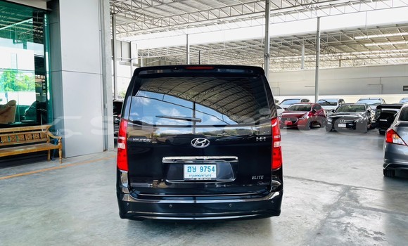 Buy Used Hyundai H1 Brown Car in Bangkok in Bangkok Buy Used Hyundai H1 Brown Car in Bangkok in Bangkok