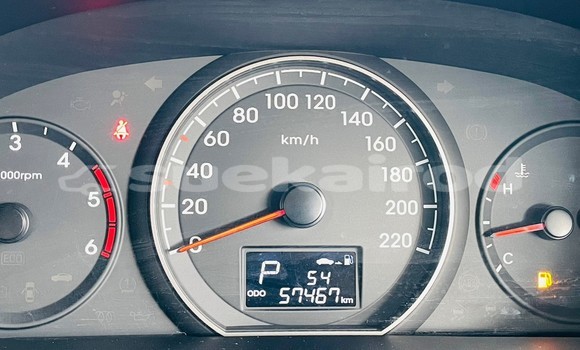 Buy Used Hyundai H1 Brown Car in Bangkok in Bangkok Buy Used Hyundai H1 Brown Car in Bangkok in Bangkok