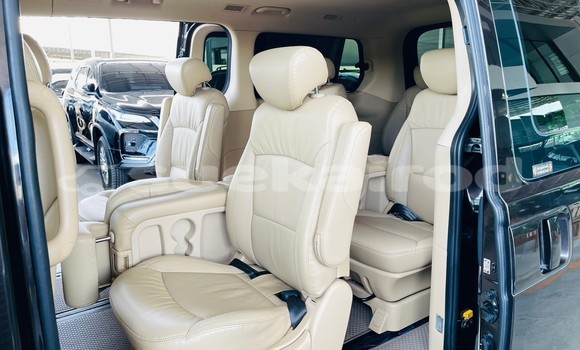 Buy Used Hyundai H1 Brown Car in Bangkok in Bangkok Buy Used Hyundai H1 Brown Car in Bangkok in Bangkok