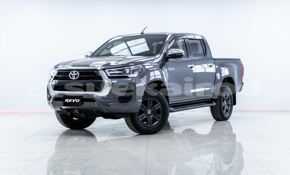 Buy Used Toyota Hiluxe Revo Black Car in Samut Sakhon in Samut Sakhon