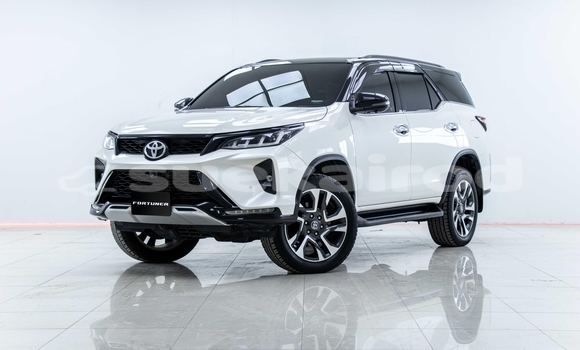 ซื้อ รถมือสอง Toyota Fortuner ขาว รถยนต์ ใน %{เมือง} ใน สมุทรสาคร