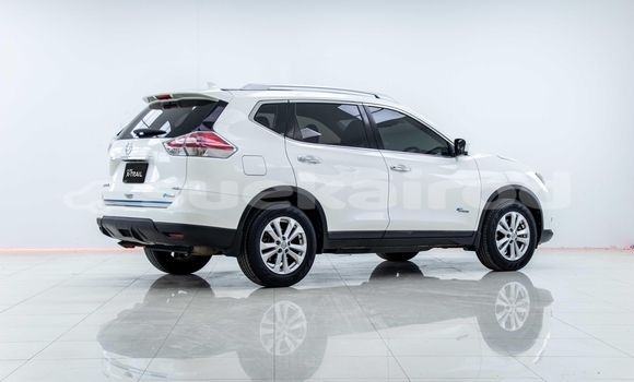 Buy Used Nissan X-Trail White Car in Samut Sakhon in Samut Sakhon Buy Used Nissan X-Trail White Car in Samut Sakhon in Samut Sakhon
