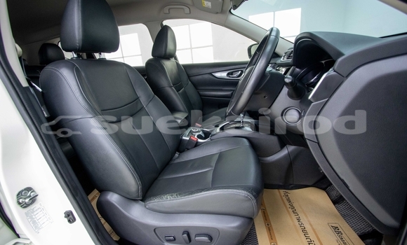 Buy Used Nissan X-Trail White Car in Samut Sakhon in Samut Sakhon Buy Used Nissan X-Trail White Car in Samut Sakhon in Samut Sakhon