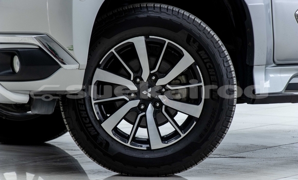 Buy Used Mitsubishi Pajero White Car in Samut Sakhon in Samut Sakhon Buy Used Mitsubishi Pajero White Car in Samut Sakhon in Samut Sakhon