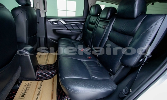 Buy Used Mitsubishi Pajero White Car in Samut Sakhon in Samut Sakhon Buy Used Mitsubishi Pajero White Car in Samut Sakhon in Samut Sakhon