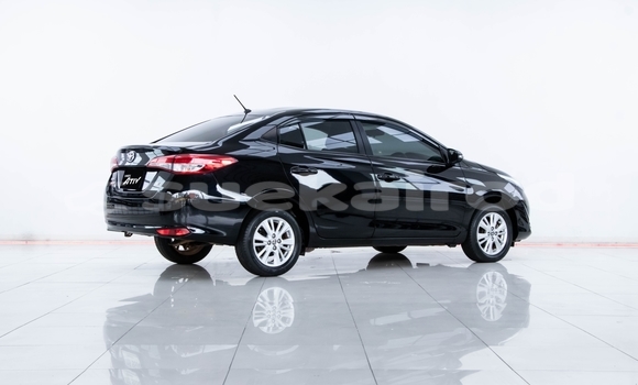 ซื้อ รถมือสอง Toyota Yaris สีดำ รถยนต์ ใน %{เมือง} ใน นนทบุรี ซื้อ รถมือสอง Toyota Yaris สีดำ รถยนต์ ใน %{เมือง} ใน นนทบุรี