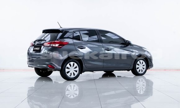 ซื้อ รถมือสอง Toyota Yaris สีดำ รถยนต์ ใน %{เมือง} ใน นนทบุรี ซื้อ รถมือสอง Toyota Yaris สีดำ รถยนต์ ใน %{เมือง} ใน นนทบุรี