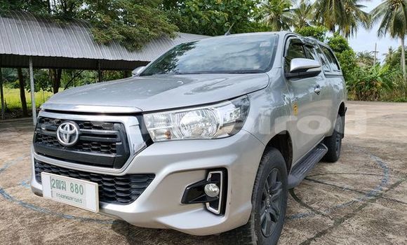 Buy Used Toyota Hiluxe Revo Silver Car in Bangkok in Bangkok