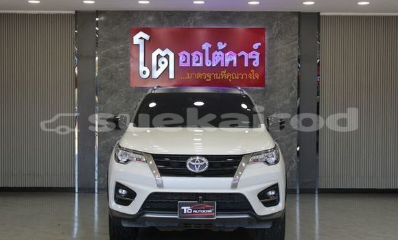 ซื้อ รถมือสอง Toyota Fortuner ขาว รถยนต์ ใน %{เมือง} ใน กรุงเทพมหานคร
