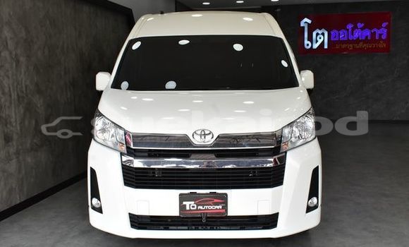 Buy Used Toyota Commuter White Car in Bangkok in Bangkok