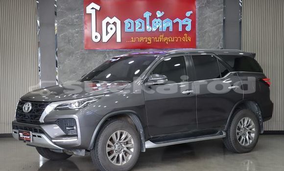 Buy Used Toyota Fortuner Silver Car in Bangkok in Bangkok Buy Used Toyota Fortuner Silver Car in Bangkok in Bangkok