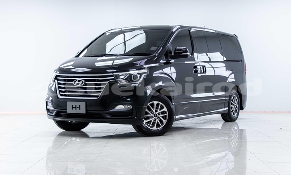 ซื้อ รถมือสอง Hyundai H1 สีดำ รถยนต์ ใน %{เมือง} ใน สมุทรสาคร