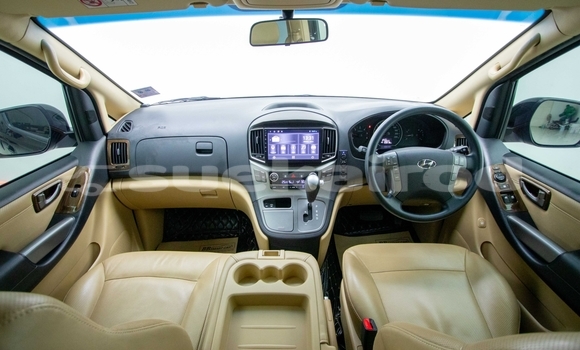 ซื้อ รถมือสอง Hyundai H1 สีดำ รถยนต์ ใน %{เมือง} ใน สมุทรสาคร ซื้อ รถมือสอง Hyundai H1 สีดำ รถยนต์ ใน %{เมือง} ใน สมุทรสาคร