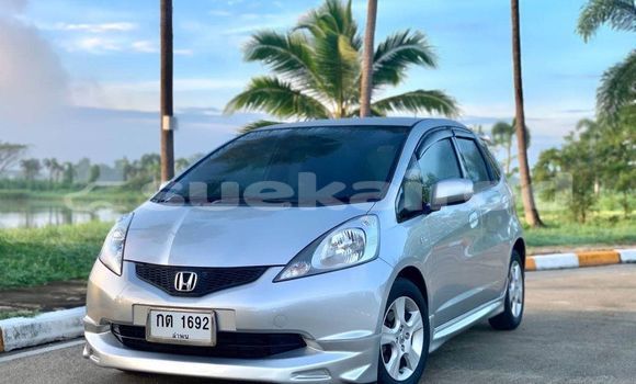 ซื้อ รถมือสอง Honda Jazz อื่น ๆ รถยนต์ ใน %{เมือง} ใน กรุงเทพมหานคร