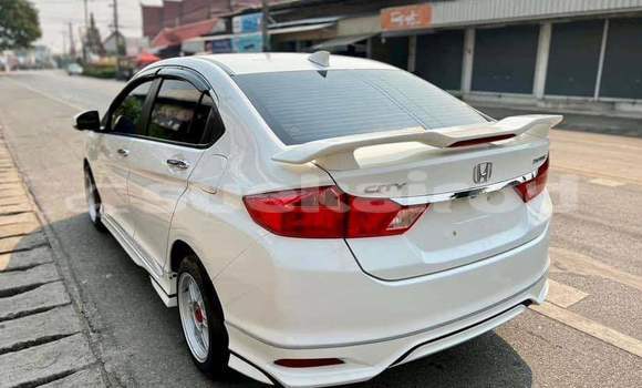 ซื้อ รถมือสอง Honda City ขาว รถยนต์ ใน %{เมือง} ใน กรุงเทพมหานคร ซื้อ รถมือสอง Honda City ขาว รถยนต์ ใน %{เมือง} ใน กรุงเทพมหานคร