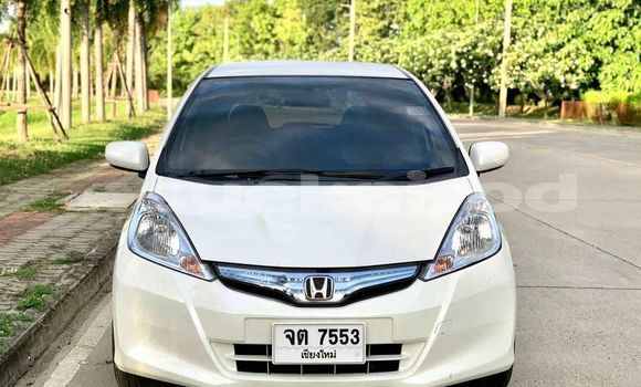 Buy Used Honda Jazz White Car in Bangkok in Bangkok