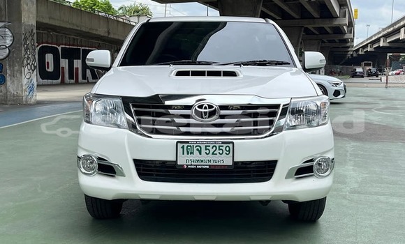 ซื้อ รถมือสอง Toyota Vigo ขาว รถยนต์ ใน %{เมือง} ใน กรุงเทพมหานคร