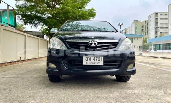 ซื้อ รถมือสอง Toyota Innova อื่น ๆ รถยนต์ ใน %{เมือง} ใน กรุงเทพมหานคร