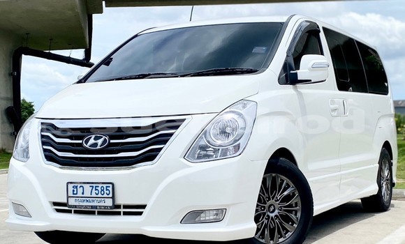 ซื้อ รถมือสอง Hyundai H1 ขาว รถยนต์ ใน %{เมือง} ใน กรุงเทพมหานคร
