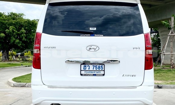 Buy Used Hyundai H1 White Car in Bangkok in Bangkok Buy Used Hyundai H1 White Car in Bangkok in Bangkok