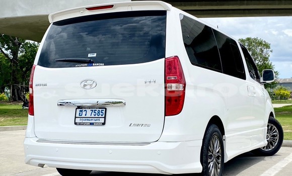 Buy Used Hyundai H1 White Car in Bangkok in Bangkok Buy Used Hyundai H1 White Car in Bangkok in Bangkok