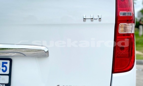 Buy Used Hyundai H1 White Car in Bangkok in Bangkok Buy Used Hyundai H1 White Car in Bangkok in Bangkok