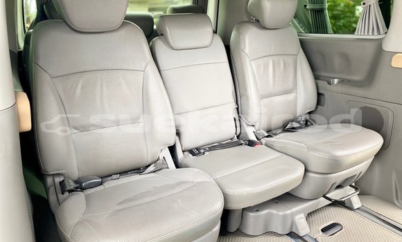 Buy Used Hyundai H1 White Car in Bangkok in Bangkok Buy Used Hyundai H1 White Car in Bangkok in Bangkok