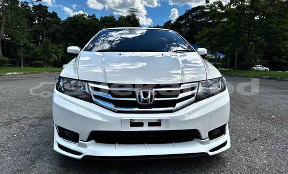 ซื้อ รถมือสอง Honda City ขาว รถยนต์ ใน %{เมือง} ใน กรุงเทพมหานคร