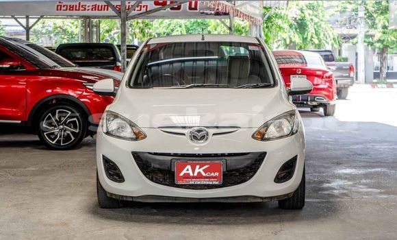 ซื้อ รถมือสอง Mazda 2 ขาว รถยนต์ ใน %{เมือง} ใน กรุงเทพมหานคร