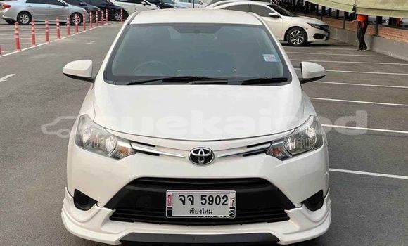 ซื้อ รถมือสอง Toyota Vios ขาว รถยนต์ ใน %{เมือง} ใน กรุงเทพมหานคร