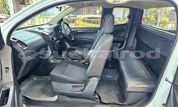 ซื้อ รถมือสอง Isuzu D-Max ขาว รถยนต์ ใน %{เมือง} ใน กรุงเทพมหานคร ซื้อ รถมือสอง Isuzu D-Max ขาว รถยนต์ ใน %{เมือง} ใน กรุงเทพมหานคร