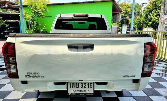 ซื้อ รถมือสอง Isuzu D-Max ขาว รถยนต์ ใน %{เมือง} ใน กรุงเทพมหานคร ซื้อ รถมือสอง Isuzu D-Max ขาว รถยนต์ ใน %{เมือง} ใน กรุงเทพมหานคร
