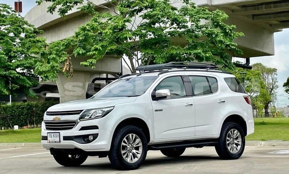 Buy Used Chevrolet TrailBlazer White Car in Bangkok in Bangkok