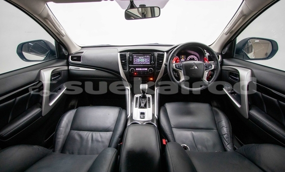 Buy Used Mitsubishi Pajero White Car in Samut Sakhon in Samut Sakhon Buy Used Mitsubishi Pajero White Car in Samut Sakhon in Samut Sakhon