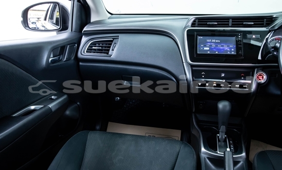 ซื้อ รถมือสอง Honda City สีดำ รถยนต์ ใน %{เมือง} ใน นนทบุรี ซื้อ รถมือสอง Honda City สีดำ รถยนต์ ใน %{เมือง} ใน นนทบุรี